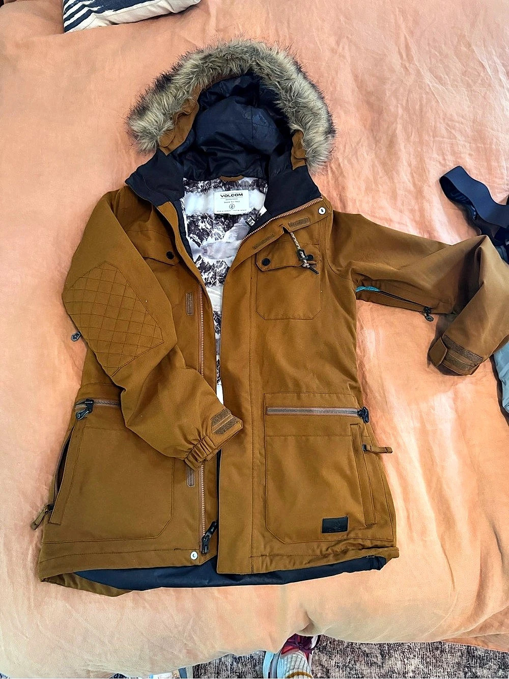 Volcom Women Abstract Ski Jacket Brown & Black Medium